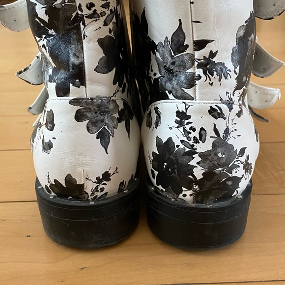Bar III black and white floral combat style boots size 7 - Picture 5 of 5